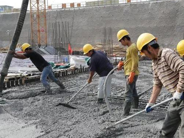 水泥混凝土路面施工有什么材料要求？